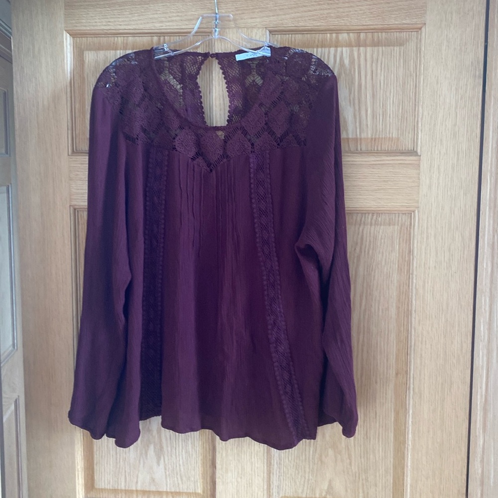 Plus size crochet and gauze shirt